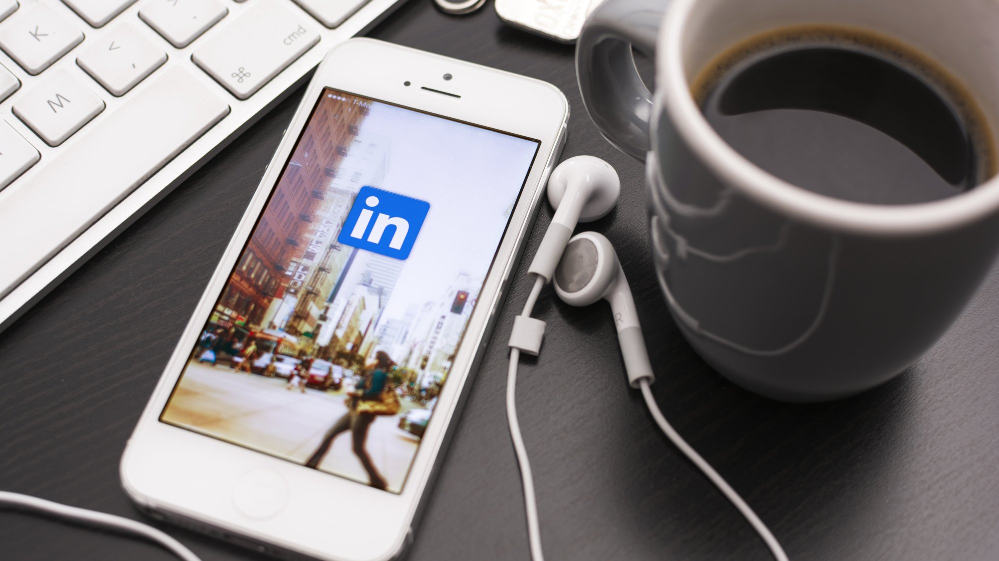LinkedIn compartilha dicas para as marcas aproveitarem o engajamento na  plataforma - B-Young Social Media Co.